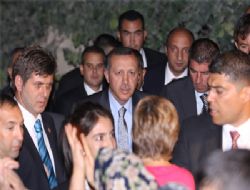 Başbakan gönülleri kazanıyor